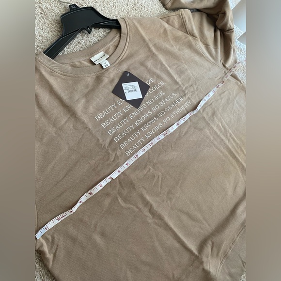 Ava & Viv NWT Tan Sweatshirt with Beauty Quote - Picture 3 of 7